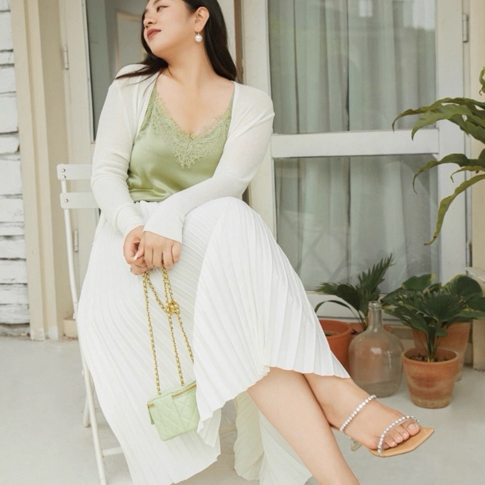 White midi pleated satin skirt